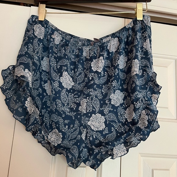 Chelsea28 Sleep Shorts - Picture 1 of 2